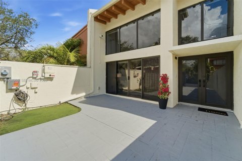 Townhouse in Miami, Florida 3 bedrooms, 168.71 sq.m. № 2011982 - photo 27