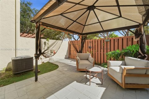 Townhouse in Miami, Florida 3 bedrooms, 168.71 sq.m. № 2011982 - photo 21