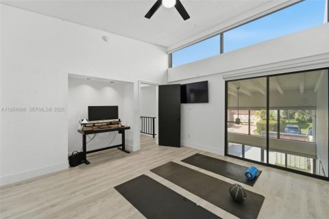 Townhouse in Miami, Florida 3 bedrooms, 168.71 sq.m. № 2011982 - photo 19