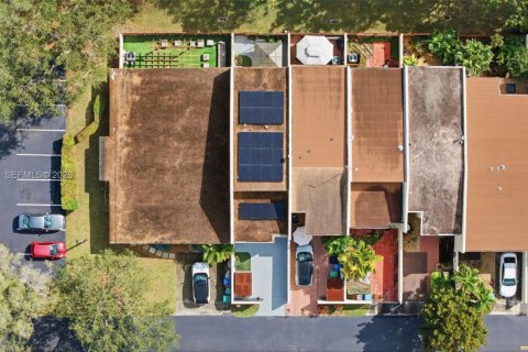 Townhouse in Miami, Florida 3 bedrooms, 168.71 sq.m. № 2011982 - photo 30