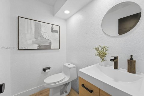 Townhouse in Miami, Florida 3 bedrooms, 168.71 sq.m. № 2011982 - photo 13