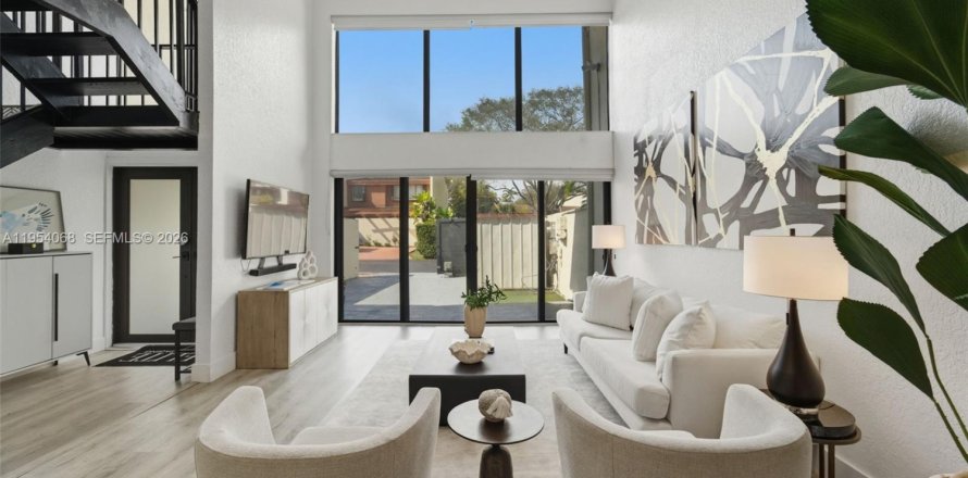 Townhouse in Miami, Florida 3 bedrooms, 168.71 sq.m. № 2011982