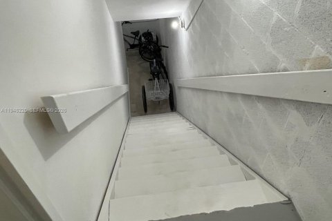 Immobilier commercial à vendre à Miami, Floride № 2002573 - photo 8