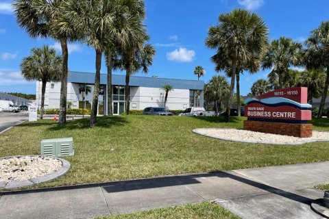 Immobilier commercial à vendre à Miami, Floride № 2002573 - photo 2