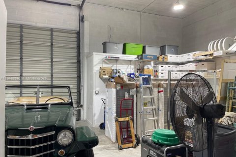 Immobilier commercial à vendre à Miami, Floride № 2002573 - photo 9