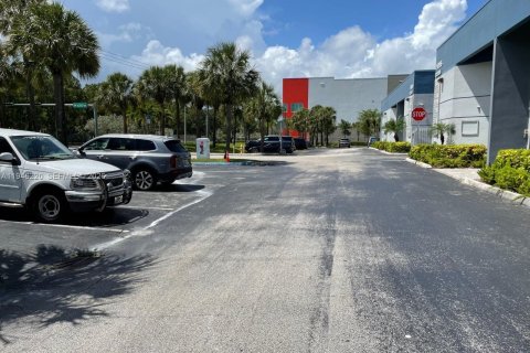 Immobilier commercial à vendre à Miami, Floride № 2002573 - photo 3