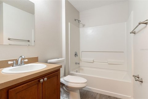 House in Daytona Beach, Florida 3 bedrooms, 134.62 sq.m. № 1564083 - photo 25