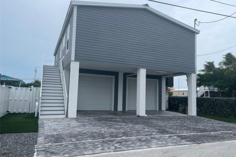 House in Marathon, Florida 3 bedrooms, 133.78 sq.m. № 1709349 - photo 4