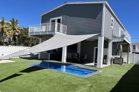House in Marathon, Florida 3 bedrooms, 133.78 sq.m. № 1709349 - photo 1