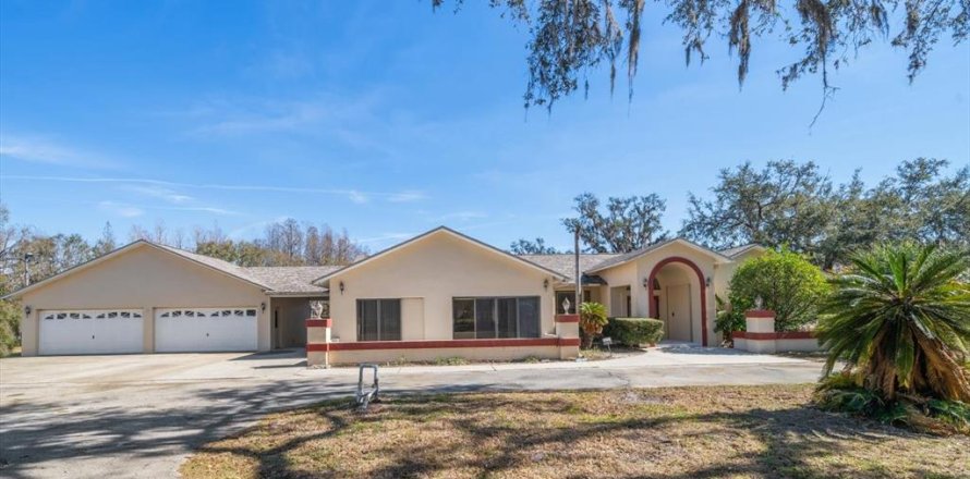 House in Odessa, Florida 5 bedrooms, 300.07 sq.m. № 1512253