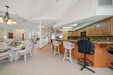 House in Odessa, Florida 5 bedrooms, 300.07 sq.m. № 1512253 - photo 10