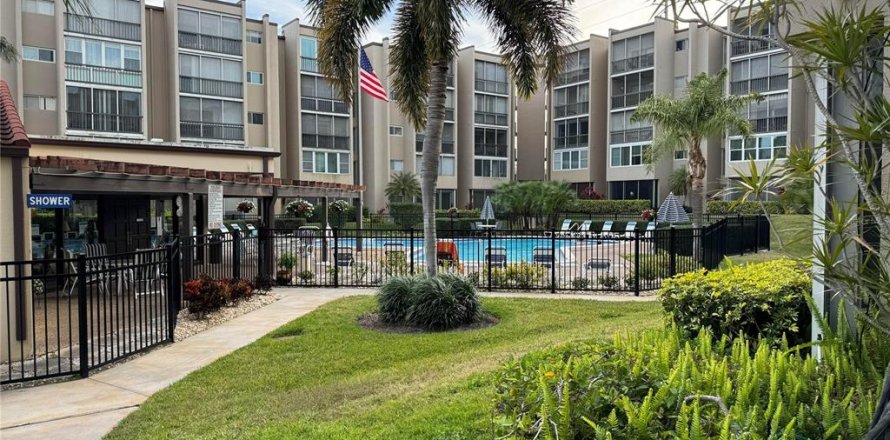 Condominio en Clearwater, Florida, 2 dormitorios № 1439557