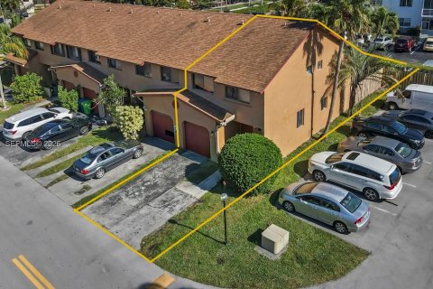 Townhouse in Sunrise, Florida 3 bedrooms, 119.01 sq.m. № 2007503 - photo 21