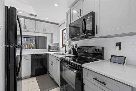 Townhouse in Sunrise, Florida 3 bedrooms, 119.01 sq.m. № 2007503 - photo 8