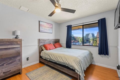 Townhouse in Sunrise, Florida 3 bedrooms, 119.01 sq.m. № 2007503 - photo 10