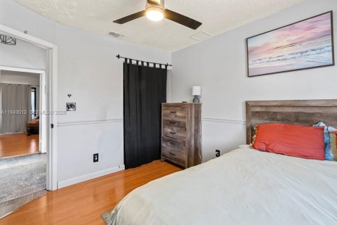 Townhouse in Sunrise, Florida 3 bedrooms, 119.01 sq.m. № 2007503 - photo 11