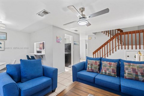 Townhouse in Sunrise, Florida 3 bedrooms, 119.01 sq.m. № 2007503 - photo 5