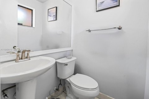 Townhouse in Sunrise, Florida 3 bedrooms, 119.01 sq.m. № 2007503 - photo 4