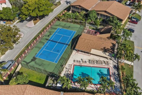 Townhouse in Sunrise, Florida 3 bedrooms, 119.01 sq.m. № 2007503 - photo 23