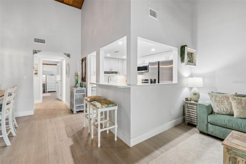 Condominio en alquiler en Treasure Island, Florida, 1 dormitorio, 72.93 m2 № 2156496 - foto 6
