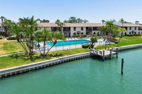 Condominio en alquiler en Treasure Island, Florida, 1 dormitorio, 72.93 m2 № 2156496 - foto 3