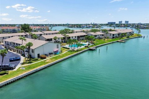 Condominio en alquiler en Treasure Island, Florida, 1 dormitorio, 72.93 m2 № 2156496 - foto 29