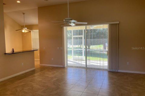 Villa ou maison à louer à North Port, Floride: 3 chambres, 172.8 m2 № 1854021 - photo 4