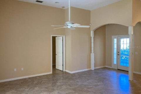 Casa en alquiler en North Port, Florida, 3 dormitorios, 172.8 m2 № 1854021 - foto 5
