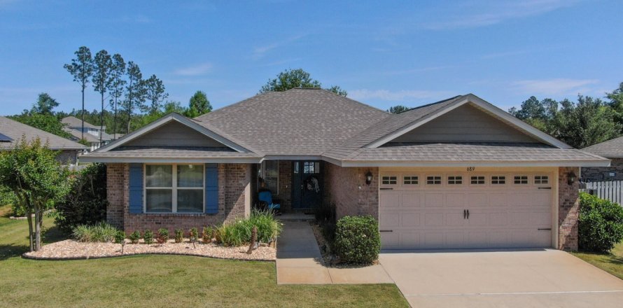 House in Freeport, Florida 4 bedrooms, 158.58 sq.m. № 560874