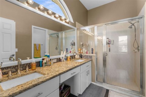 House in Weeki Wachee, Florida 2 bedrooms, 122.82 sq.m. № 1747241 - photo 7