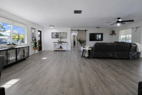 Villa ou maison à louer à Homestead, Floride: 3 chambres, 160.07 m2 № 2076063 - photo 6