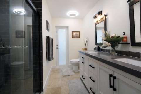 Villa ou maison à louer à Homestead, Floride: 3 chambres, 160.07 m2 № 2076063 - photo 13