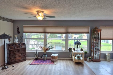 Condominio en venta en Largo, Florida, 2 dormitorios, 141.21 m2 № 2214572 - foto 8
