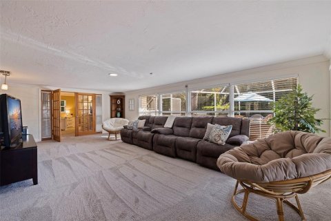 House in Tierra Verde, Florida 3 bedrooms, 217.67 sq.m. № 1416061 - photo 30
