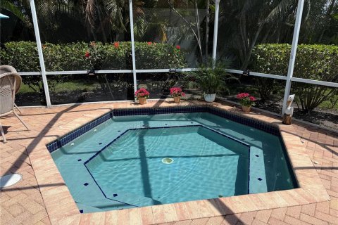 House in Tierra Verde, Florida 3 bedrooms, 217.67 sq.m. № 1416061 - photo 15