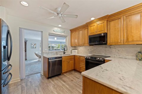 House in Tierra Verde, Florida 3 bedrooms, 217.67 sq.m. № 1416061 - photo 28