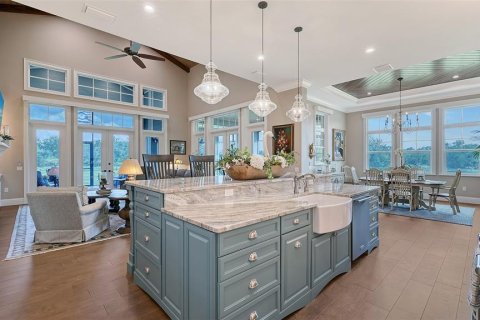 House in Bradenton, Florida 7 bedrooms, 702.53 sq.m. № 1884307 - photo 27