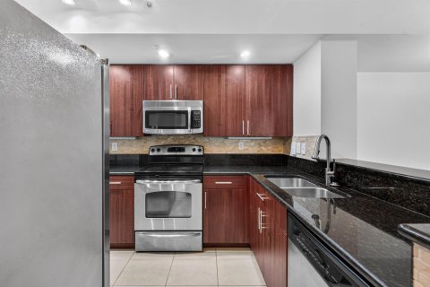 Condo in Palm Beach Gardens, Florida, 2 bedrooms  № 2384922 - photo 11