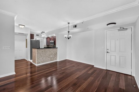 Condo in Palm Beach Gardens, Florida, 2 bedrooms  № 2384922 - photo 6