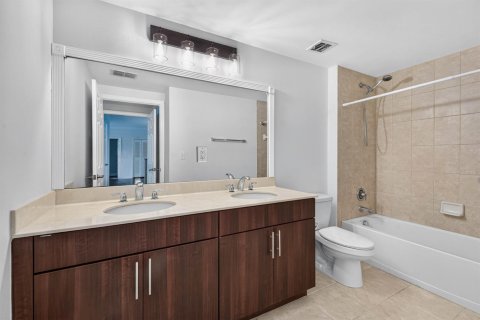 Condo in Palm Beach Gardens, Florida, 2 bedrooms  № 2384922 - photo 29