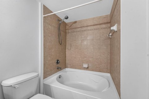 Condo in Palm Beach Gardens, Florida, 2 bedrooms  № 2384922 - photo 20