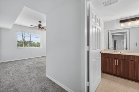 Condo in Palm Beach Gardens, Florida, 2 bedrooms  № 2384922 - photo 28