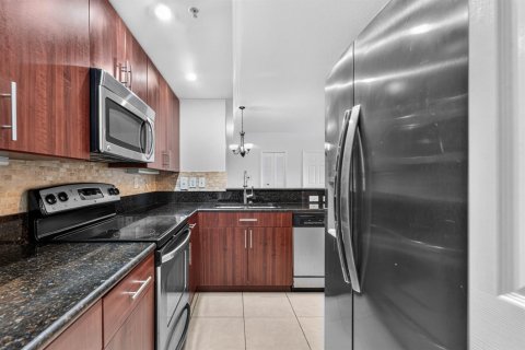 Condo in Palm Beach Gardens, Florida, 2 bedrooms  № 2384922 - photo 14