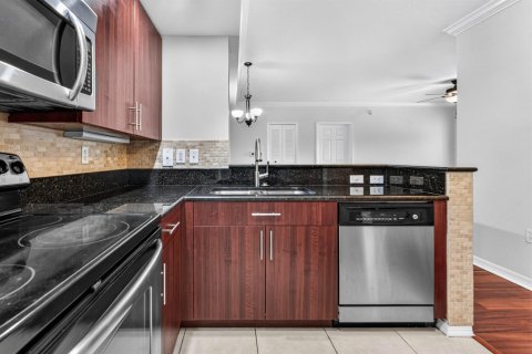 Condo in Palm Beach Gardens, Florida, 2 bedrooms  № 2384922 - photo 10