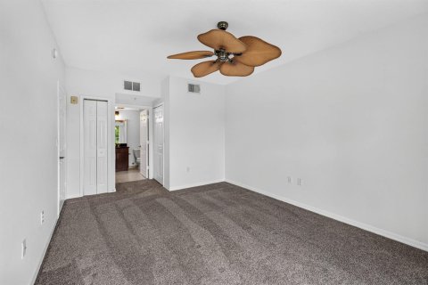 Condo in Palm Beach Gardens, Florida, 2 bedrooms  № 2384922 - photo 18