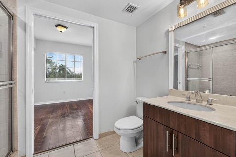 Condo in Palm Beach Gardens, Florida, 2 bedrooms  № 2384922 - photo 23