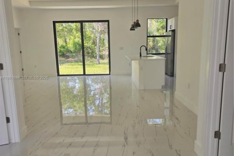 Villa ou maison à vendre à Lehigh Acres, Floride: 3 chambres № 2024675 - photo 5