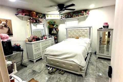 House in Cutler Bay, Florida 3 bedrooms, 136.47 sq.m. № 1994924 - photo 4