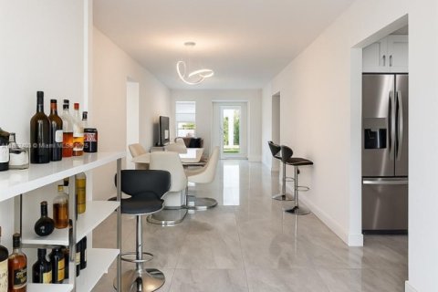 House in Cutler Bay, Florida 3 bedrooms, 136.47 sq.m. № 1994924 - photo 8