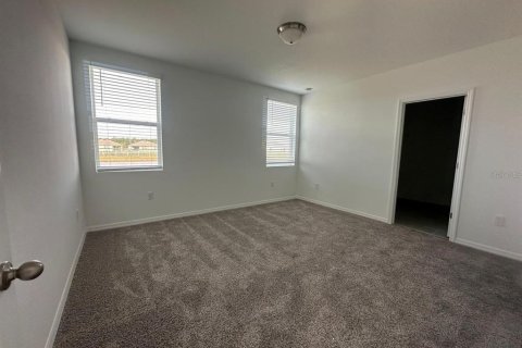 House in Winter Haven, Florida 3 bedrooms, 161.09 sq.m. № 2133112 - photo 3